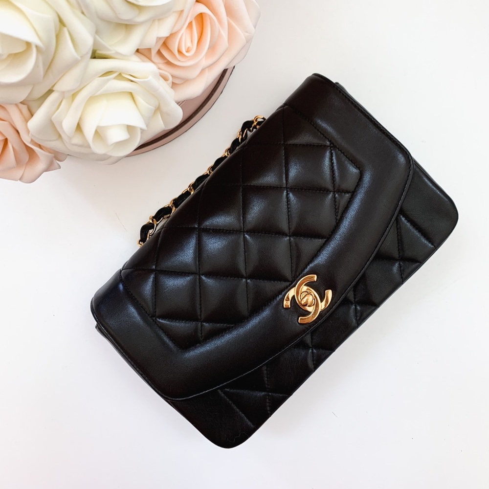 ❌SOLD❌ Chanel Vintage Diana in black lambskin
